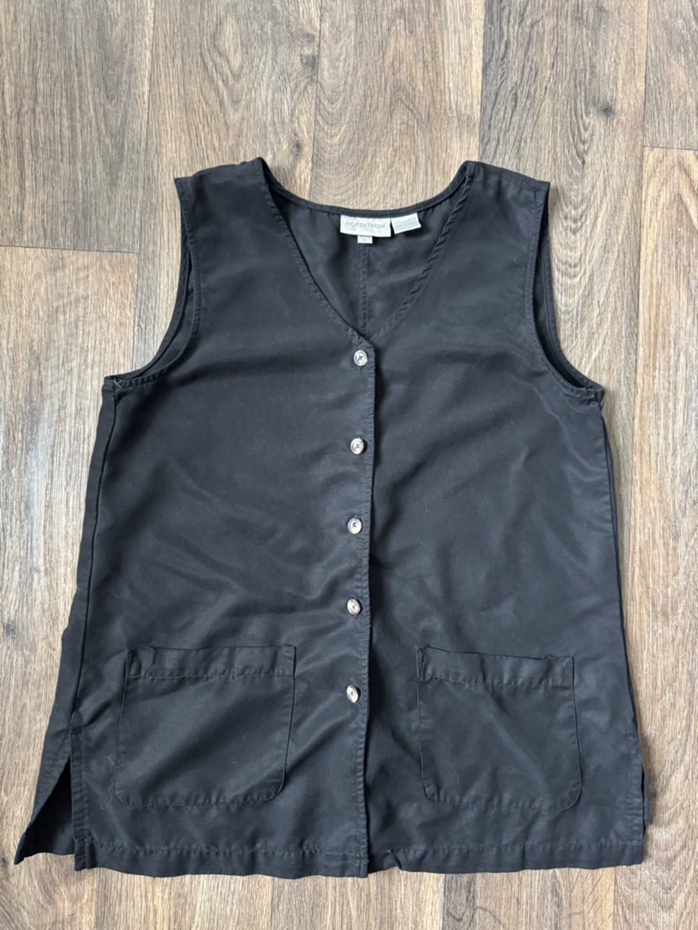 Nordstrom 100% Tencel Lyocell Black Sleeveless V-Neck Button Front Blouse L